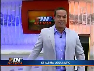 Pai faz filha refém