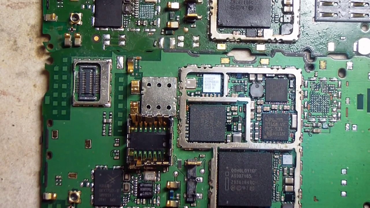 Nokia 6303 не включается.