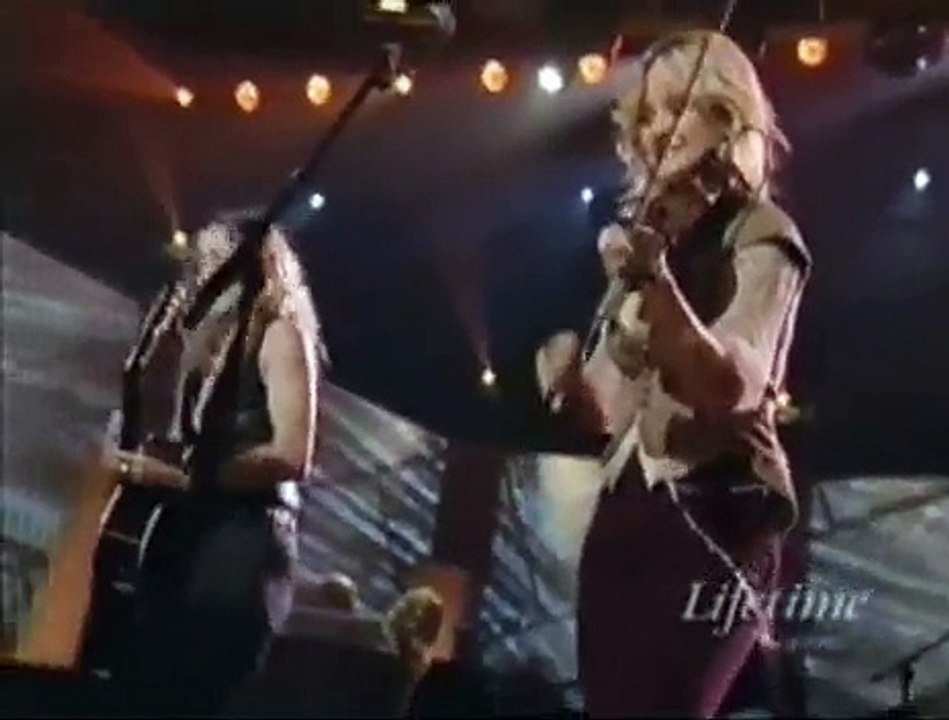 Sheryl Crow & The Dixie Chicks - "It Don't Hurt" (Live, 2001)