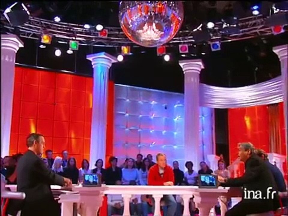 Enrico Macias parle de l'Algérie (+ chanson)