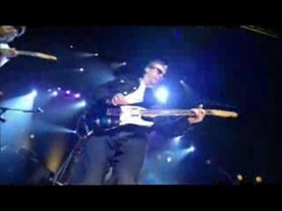 The Pretenders - Middle Of The Road