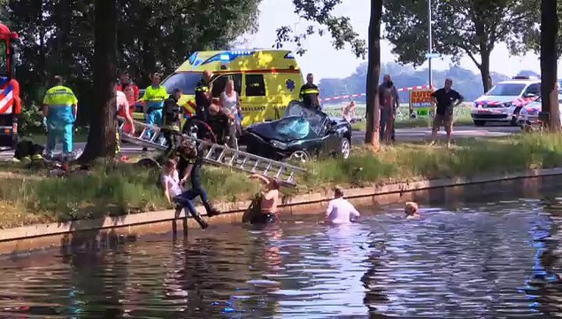 Beelden: Brandweer zoekt naar mogelijk tweede slachtoffer in Ter Apel - RTV Noord
