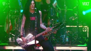 Slash ft. Todd & The Conspirators - Welcome To The Jungle (Live At Volt Festival 2015 HD)