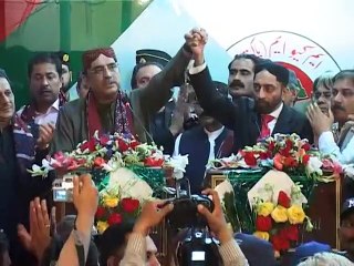 Altaf laments Zardari for ignoring his calls