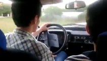 Araba Sürmeyi Öğrenirken Kaza Yapmak