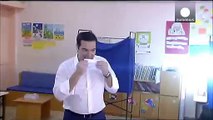 Día D para Grecia: Tsipras y Samaras votan en el referéndum