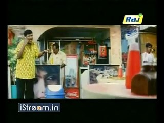 Vadivelu suspects a person on drinking his cold drink_(360p).flv