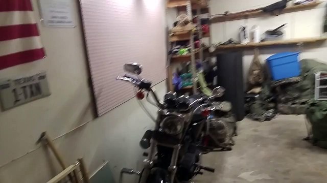 Il allume un obus de mortier dans son garage