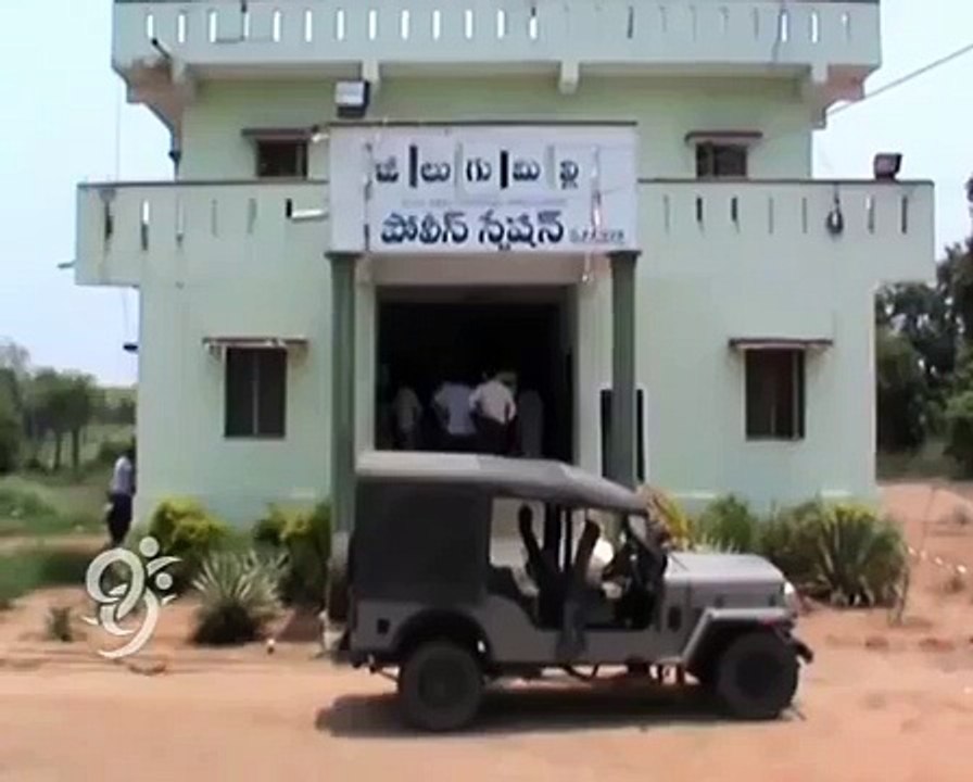 Police Rasaleelalu - Illegal Affair In Police Quarters