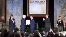 Vargas Llosa recibe premio Carlos Fuentes