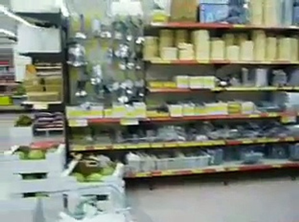A Chinese Supermarket in the UK -  & Everyone is a Star!