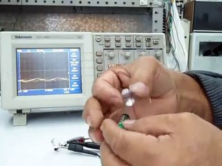 Tutorial - Enciende un Led con una Pila de 1.5 Volts