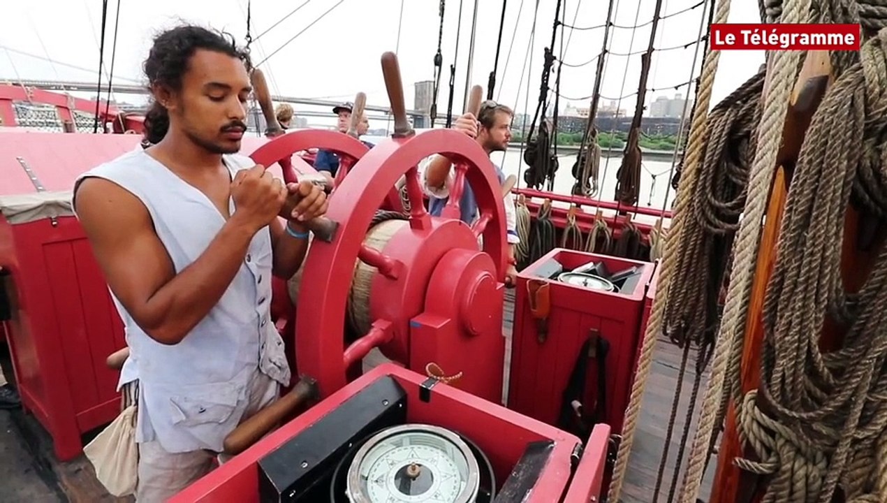 Hermione. La grande parade nautique  du 4 juillet à New York