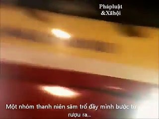 Nhiều thanh niên chặn xe, đánh tài xế xe buýt