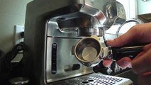 Breville 800ESXL - pulling a shot