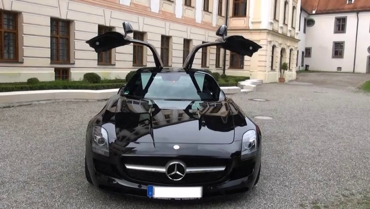 Mercedes Benz SLS AMG