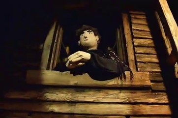 labyrinth of great puppets