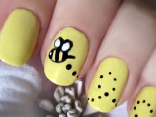 Cute Bumble Bee Nail Art