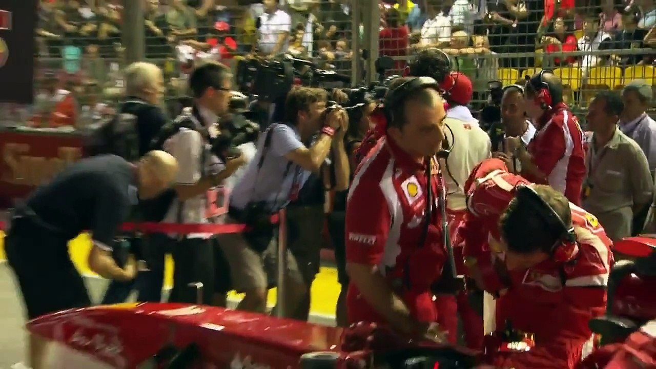 F1 2011 Singapore Gridwalk