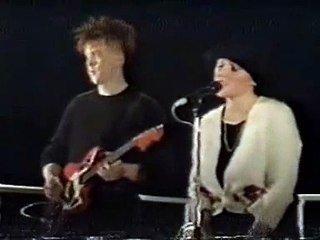 Cocteau Twins - Lorelei (Live on TGWT) 1.mpg
