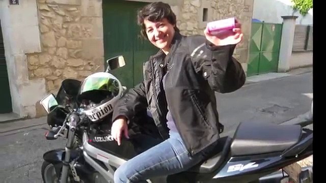 Faites enfin pipi debout, avec GoGirl finie la galère des toilettes sales. Debout les filles !