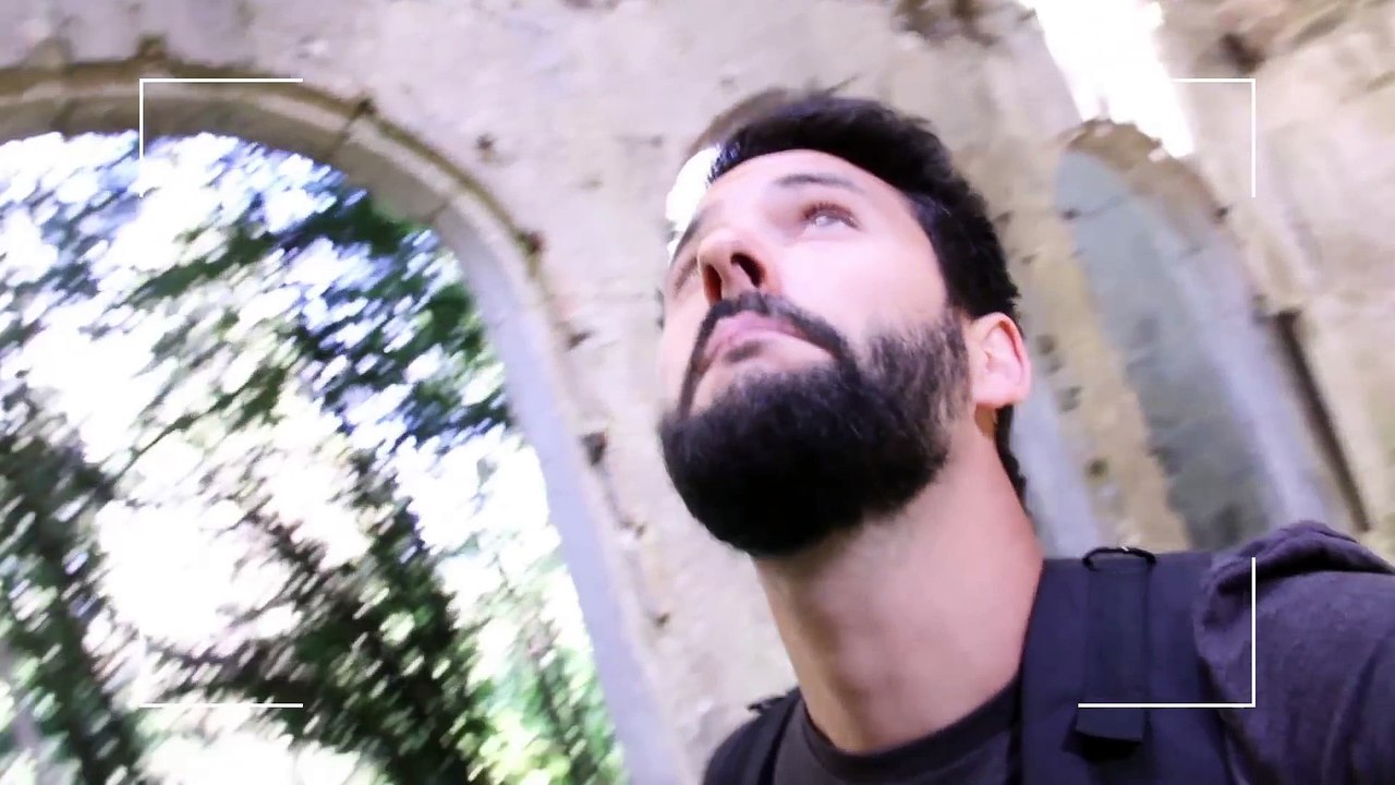 LES RUINES HANTEES - (LES ETRANGES EXPERIENCES)