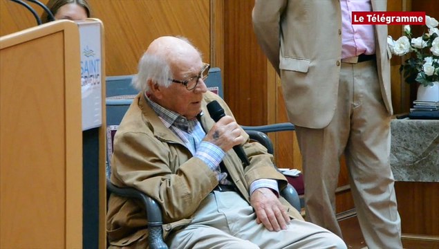 Saint-Brieuc. A 95 ans, René Huguen reçoit la médaille de la ville