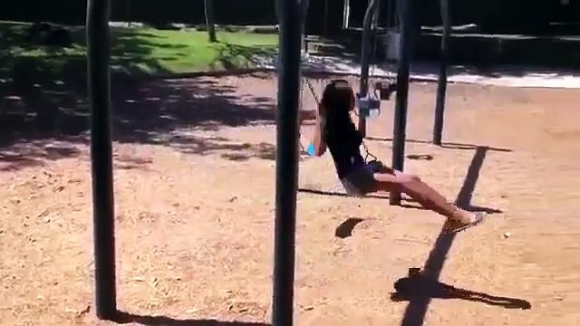 String Tanga Streich auf der Schaukel - Lustige videos zum totlachen 2013