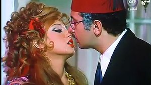 مديحة كامل مع نور الشريف فى غرفة النوم