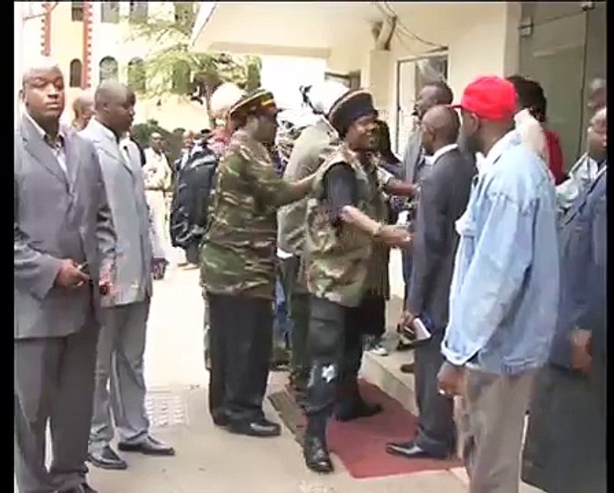 Reggae artist Luciano visits Kenya.