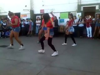 Chicas Bailando Colegio Santa Rita Septiembre 2014