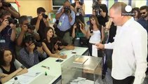 Greece: Mixed reception for Finance Minister Varoufakis as he votes in referendum