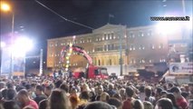 Grecia, piazza Syntagma canta Bella Ciao per il NO al referendum
