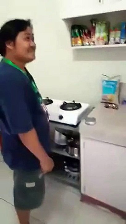 Comment ouvrir une boite de thon avec une petite cuillere.