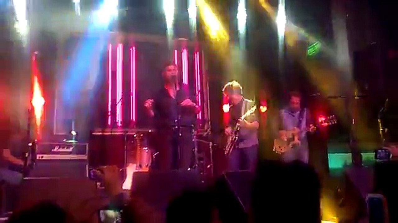 Mikel Erentxun - Christian Meier 'Esta Luz Nunca se Apagará'