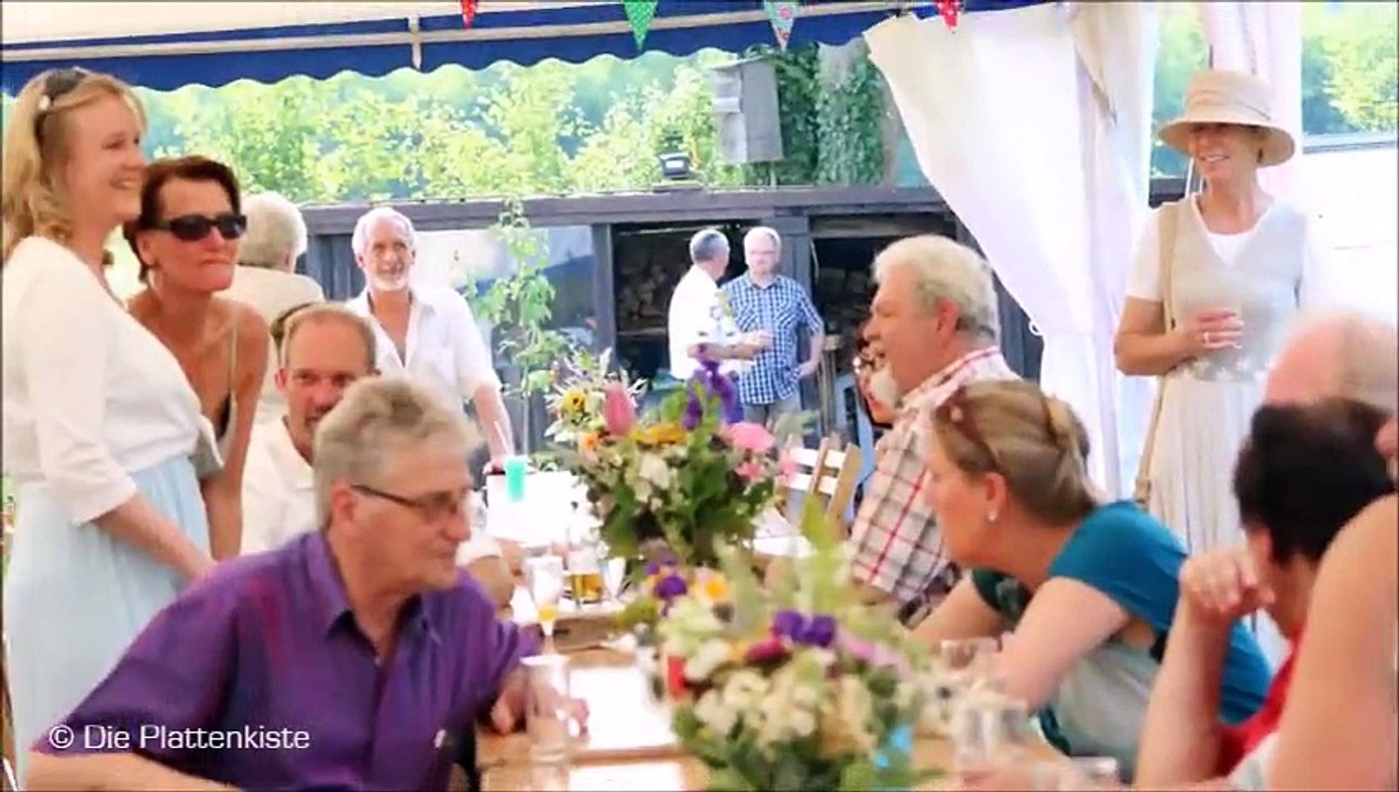 Hochzeit Gartenparty im Zelt