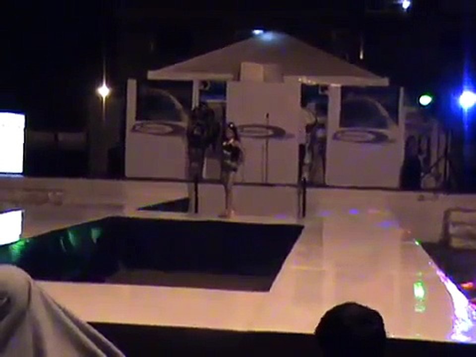 Dari en pasarela.MPG