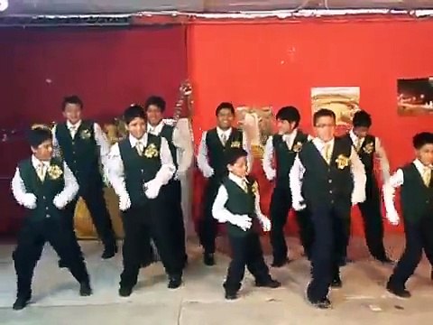 los niños cantores de Huacho con el tema : somos los niños cantores