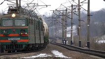 Электровоз ВЛ80с-1285 с грузовым поездом