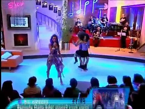 Hadise @ Beyaz Show (Sakin Gitme)