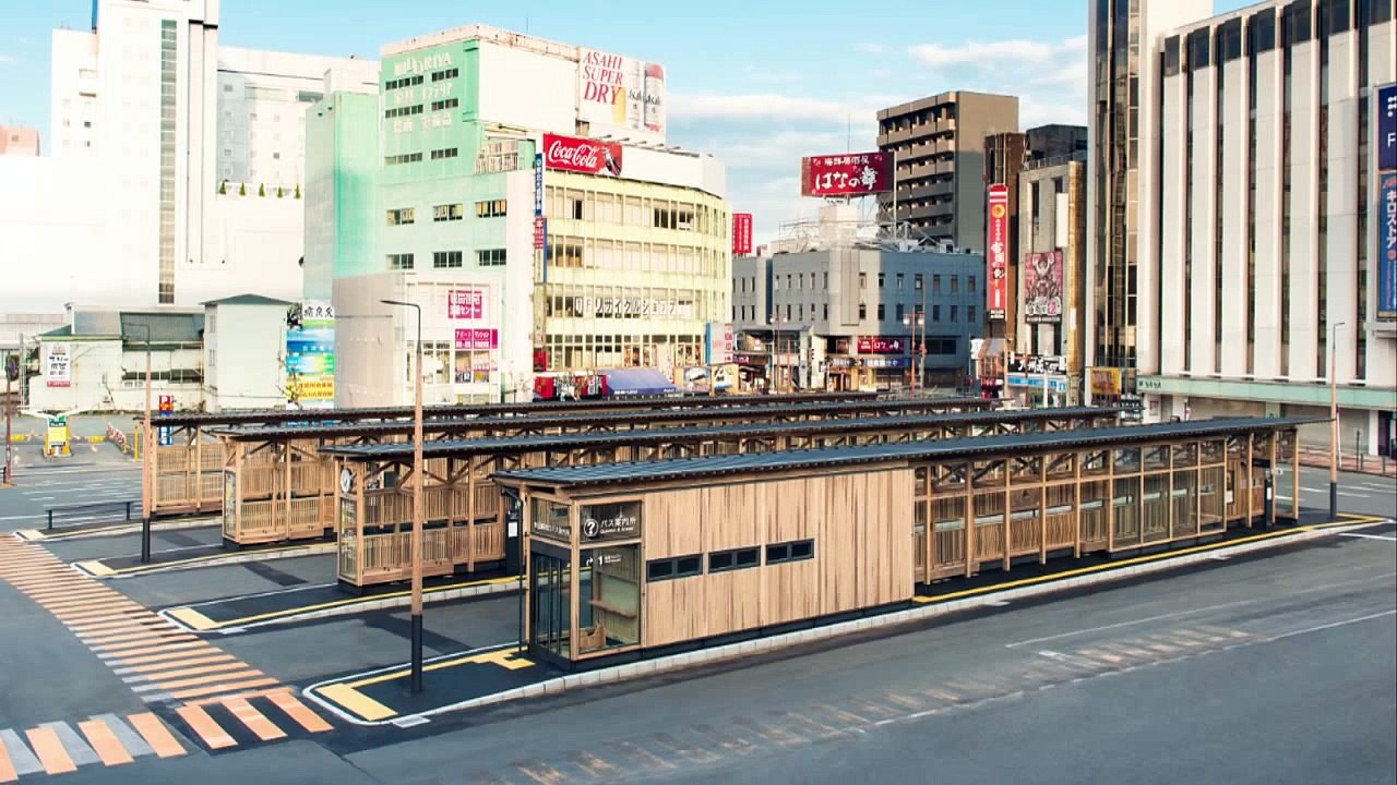 秋田杉のバスターミナル（14G110957）