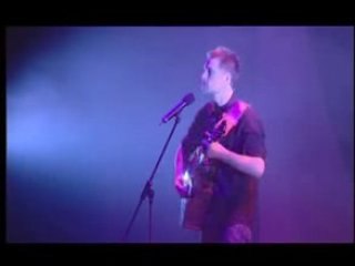 Avec un point noir au milieu