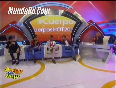 Nipo, Mark B, y otros cuerpos hots dando declaraciones en el