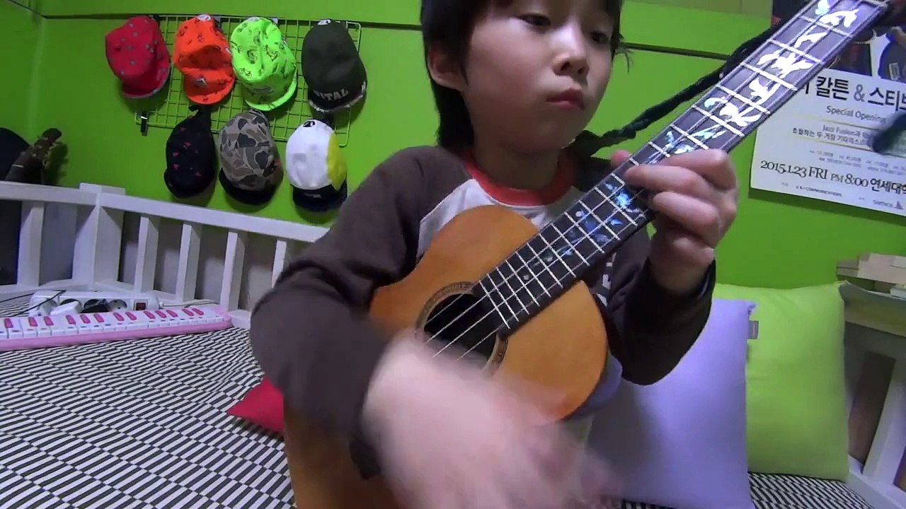 Gangnam Style - Psy  (ukulele cover by 7year-old kid Sean Song)