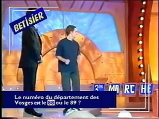 Bêtisier Attention à la marche "Les appels téléphoniques" ! Hilarant :)