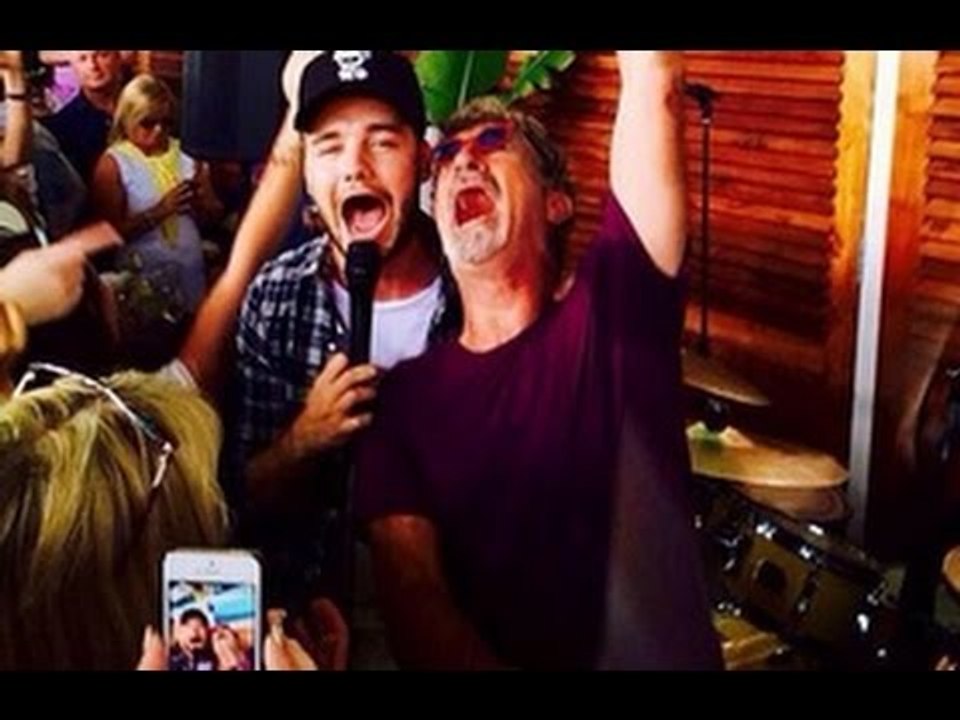 Liam Payne Sings Oasis ‘Wonderwall’ In A Bar In France After Noel Gallagher’s Diss