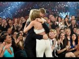 Taylor Swift & Calvin Harris Kiss After ‘Bad Blood’ Premieres At Billboard Music Awards 2015