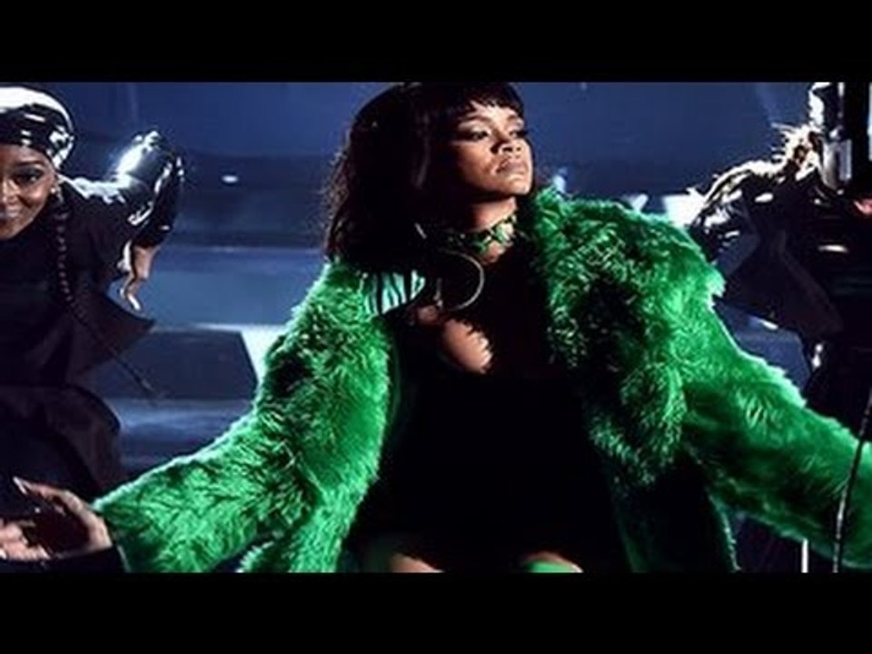 Rihanna 'Bitch Better Have My Money' Performance at iHeartRadio Music Awards 2015  Was Sexy