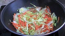 Cómo hacer rollitos de primavera de verduras y carne - Recetas de comida china