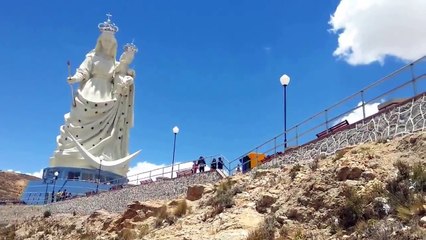 Estatua de la Virgen del Socavón (Oruro Bolivia)